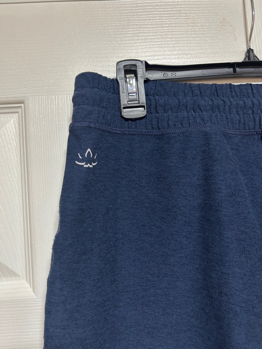 Beyond Yoga Commuter Space Dye Midi Jogger Navy - Size Medium - Picture 9 of 10